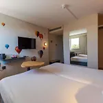 Ibis Styles Donibane 호텔 생장드루즈