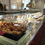 Ibis Styles Donibane Отель Сен-Жан-де-Люз