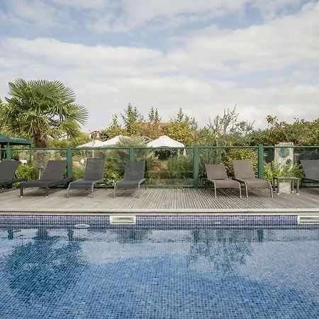 Donibane Hotel 3*