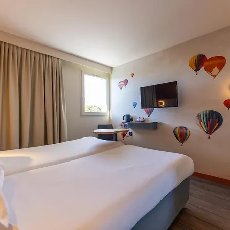 Ibis Styles Donibane 3*