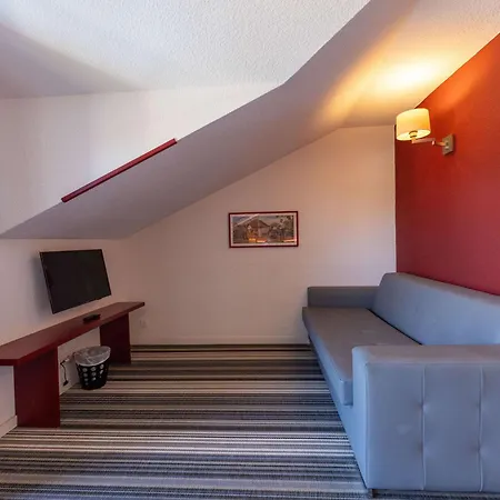 Donibane Hotel 3*