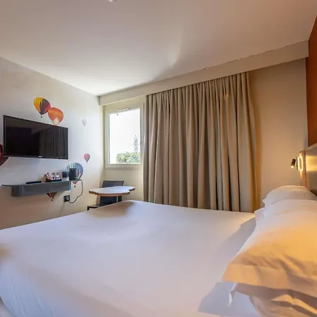 Ibis Styles Donibane Hotel