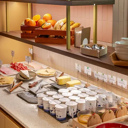 فندق Ibis Styles Donibane 3*